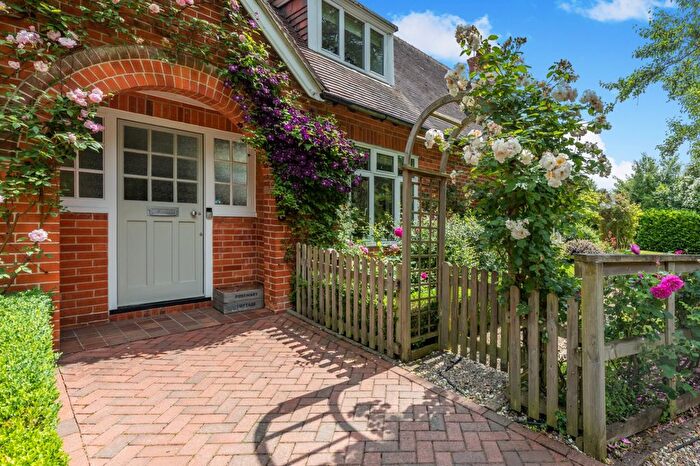 5 Bedroom Detached House For Sale In Chapel Row, Berkshire, RG7