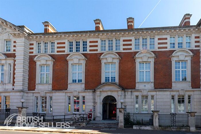 1 Bedroom Flat For Sale In Winchester Street, London, W3