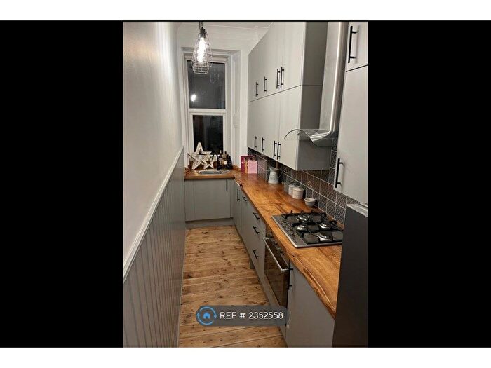 2 Bedroom Flat To Rent In Minard Road, Glasgow, G41