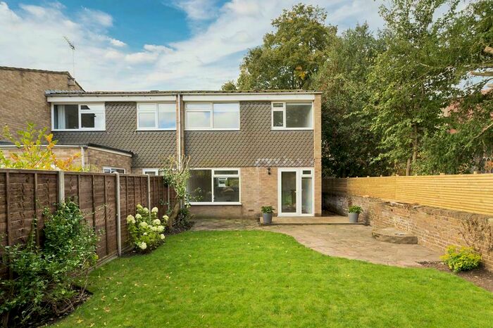 3 Bedroom End Of Terrace House To Rent In Church Green, Hersham, KT12