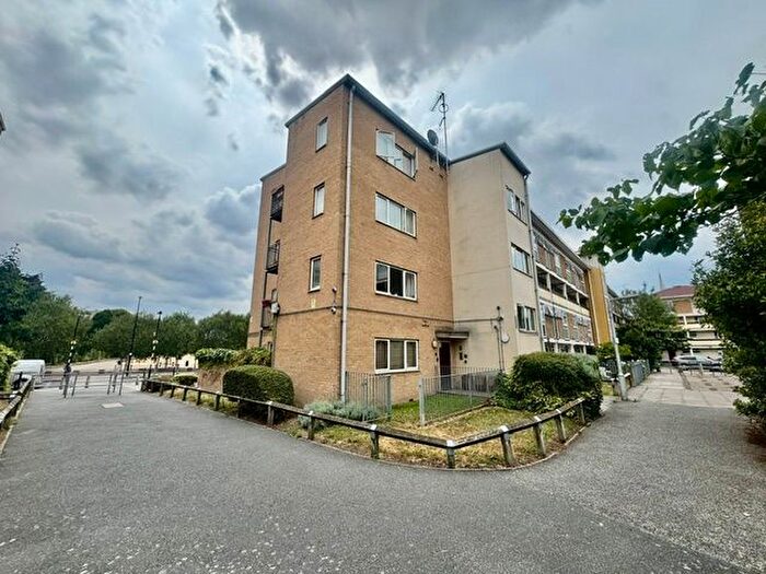 1 Bedroom Flat To Rent In Belton Way, London, E3