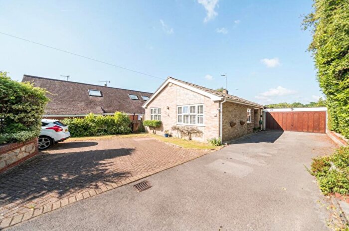3 Bedroom Bungalow For Sale In Ayling Lane, Aldershot, Hampshire, GU11