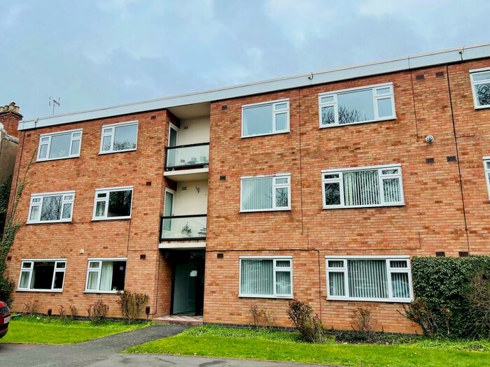 2 Bedroom Flat To Rent In Talbot Court, Upper Holly Walk, Leamington Spa, CV32