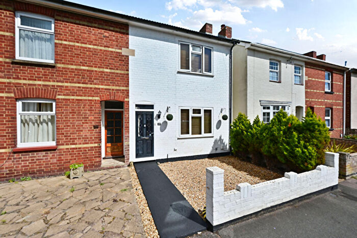 2 Bedroom Semi-Detached House For Sale In York Road, Farnborough, GU14