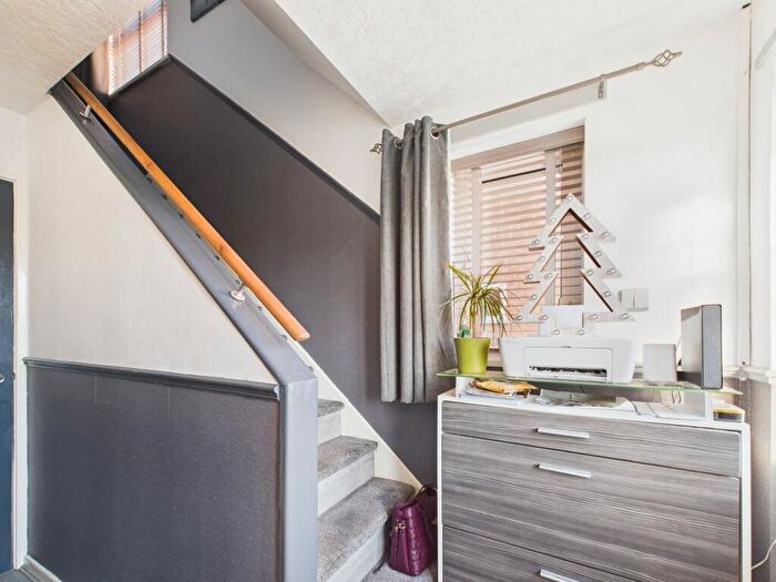 3 Bedroom Semi Detached House For Sale In Hawthorn Drive, New Ollerton, Newark, NG22