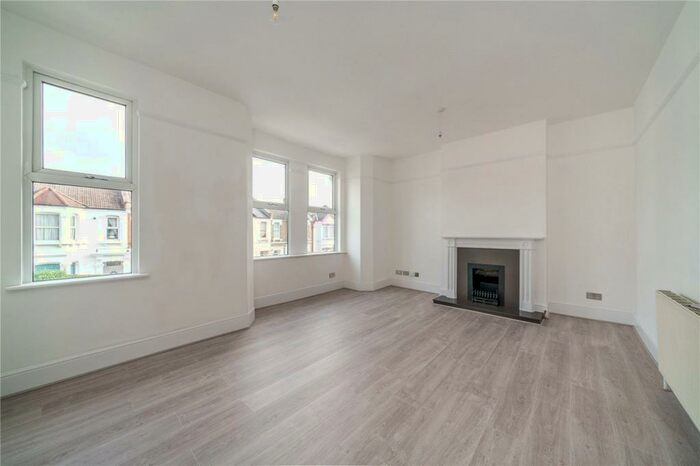 2 Bedroom Apartment To Rent In Ivydale Road, Nunhead, London, SE15