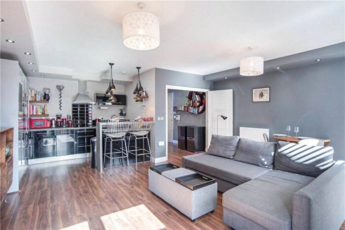 2 Bedroom Flat To Rent In Redchurch Street, Shoreditch, London, E2