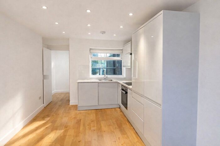 1 Bedroom Flat To Rent In London Road, South Benfleet, SS7