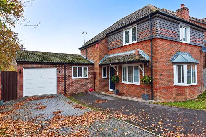 3 Bedroom Detached House To Rent In Foxs Furlong, Basingstoke, RG24