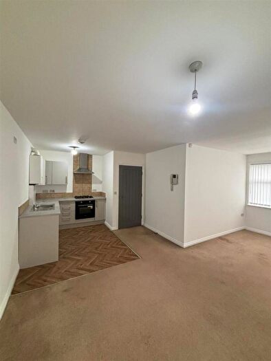 2 Bedroom Flat To Rent In Henrietta Street, Ashton-Under-Lyne, OL6