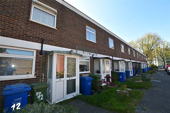 2 Bedroom Detached House To Rent In Waterside Close, London, SE16