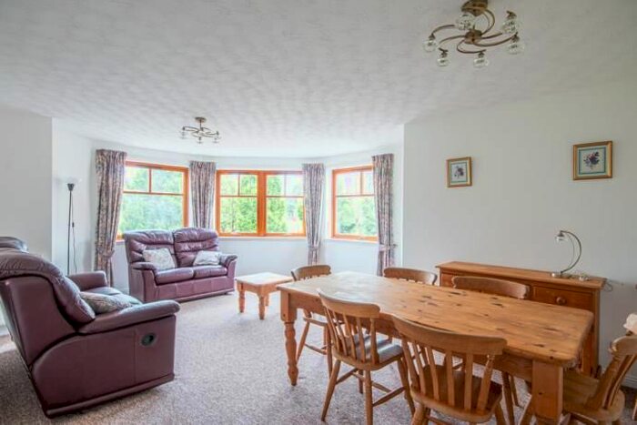 2 Bedroom Flat To Rent In West Bryson Road, Edinburgh, EH11