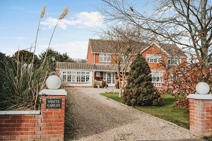 6 Bedroom Detached House For Sale In North End Crescent, Tetney, DN36