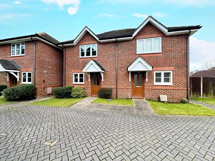 3 Bedroom Semi-Detached House To Rent In Stag Close, Fair Oak, Eastleigh, SO50