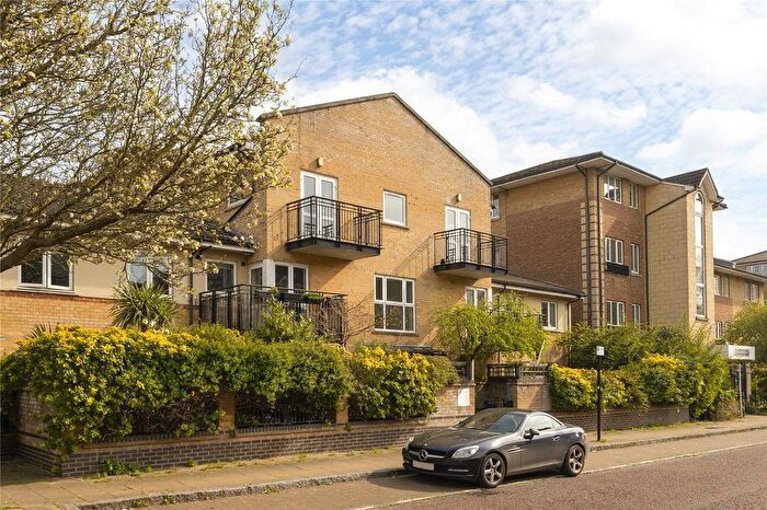 2 Bedroom Flat To Rent In Celandine Drive, London, E8