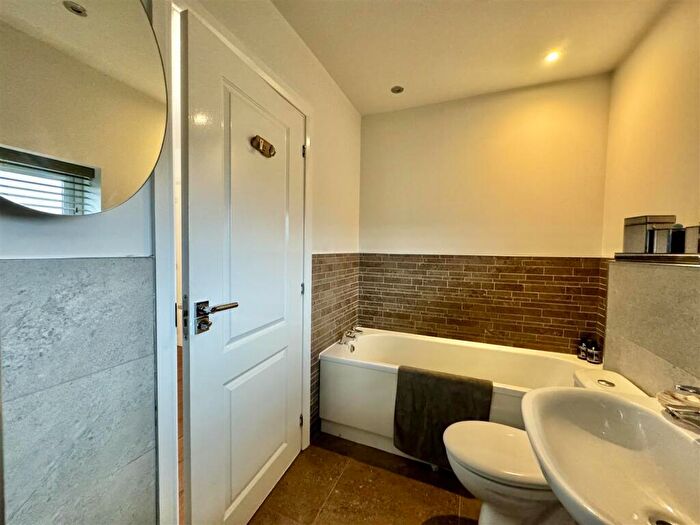 4 Bedroom Detached House For Sale In The Pastures, Royston, Barnsley, S71