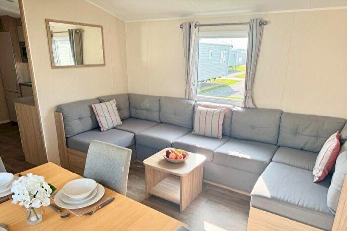 4 Bedroom Caravan For Sale In Four Bed Willerby Linwood, Carlton Meres Holiday Park, Carlton, Saxmundham, Suffolk, IP17