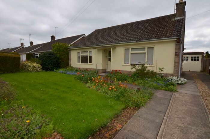 2 Bedroom Detached Bungalow To Rent In Helpston Road, Ailsworth, Peterborough, PE5