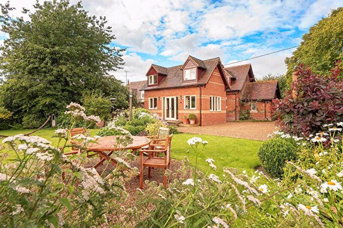 3 Bedroom Link Detached House For Sale In Ivinghoe Aston, LU7