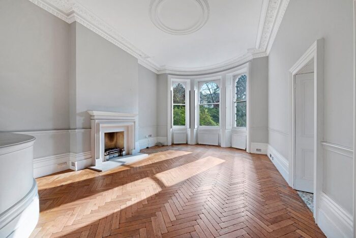 3 Bedroom Flat To Rent In Stanley Gardens, London, W11