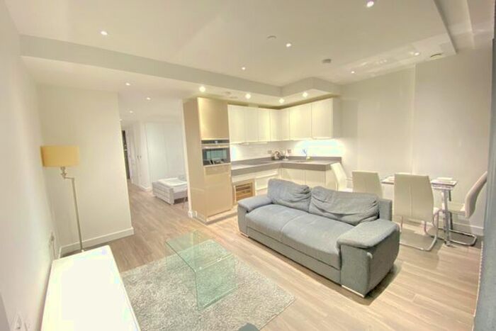 1 Bedroom Flat To Rent In Chaucer Gardens, London, E1