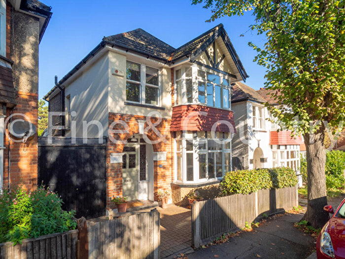 3 Bedroom Detached House To Rent In Carshalton Park Road, Carshalton Beeches, Surrey, SM5