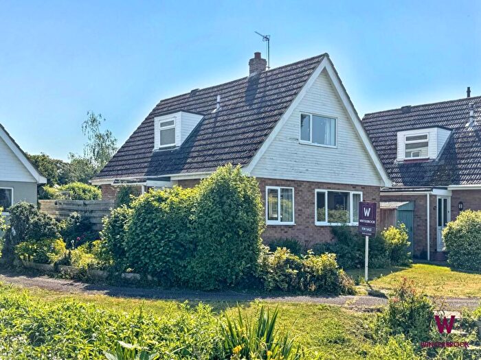 3 Bedroom Detached House For Sale In St. Helens Way, Benson, OX10