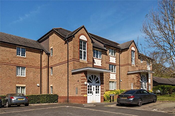 1 Bedroom Flat To Rent In Mylne House, Cunard Crescent, Winchmore Hill, London, N21