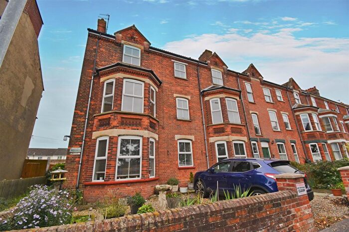 2 Bedroom Flat To Rent In Cromer Road, Beeston Regis, Sheringham, NR26