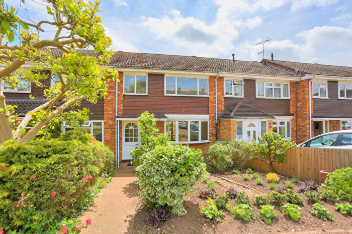 3 Bedroom Terraced House For Sale In Canham Close, Kimpton, Herts, SG4
