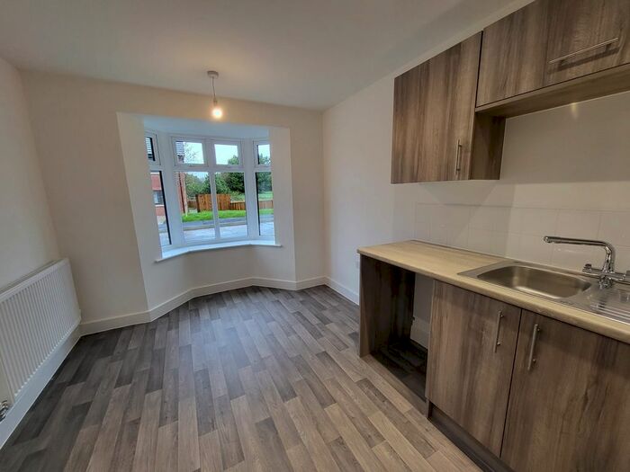 4 Bedroom Town House To Rent In Hatfield Drive, Leyland, PR25