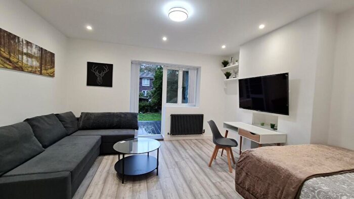 1 Bedroom Flat To Rent In Wallwood Street, London, E14