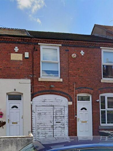 1 Bedroom Flat To Rent In Holt Road, Halesowen, B62