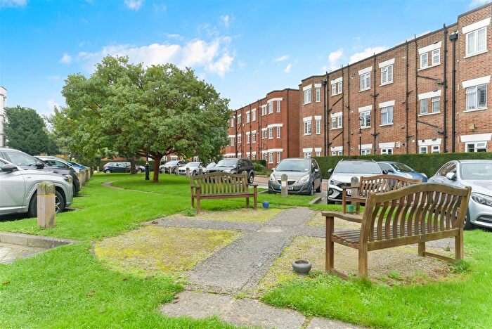 2 Bedroom Flat To Rent In Bushey Road, Raynes Park, SW20