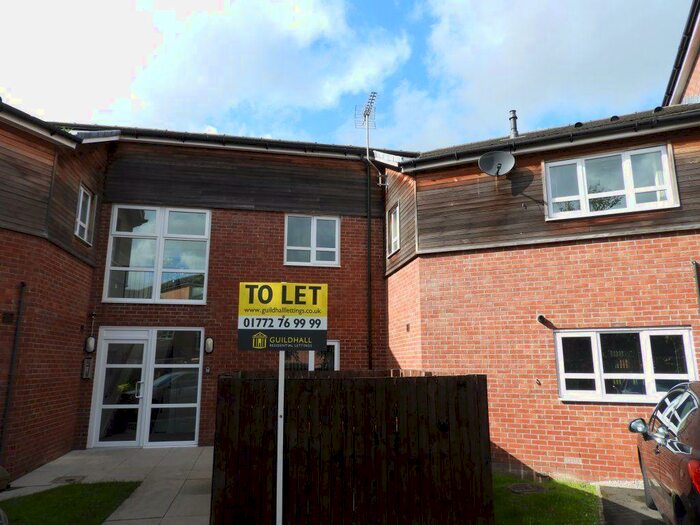 2 Bedroom Flat To Rent In Maple Leaf Close, Ingol, PR2