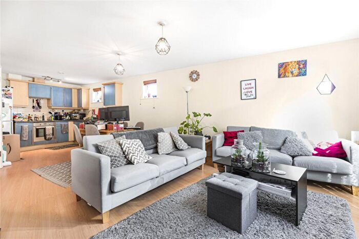 2 Bedroom Apartment To Rent In Turin Street, London, E2