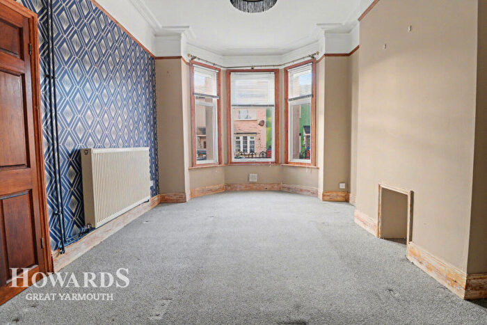 3 Bedroom Terraced House For Sale In Havelock Road, Great Yarmouth, NR30