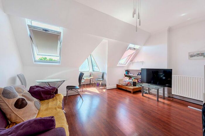 3 Bedroom Property To Rent In Hamilton Road, Ealing, London, W5