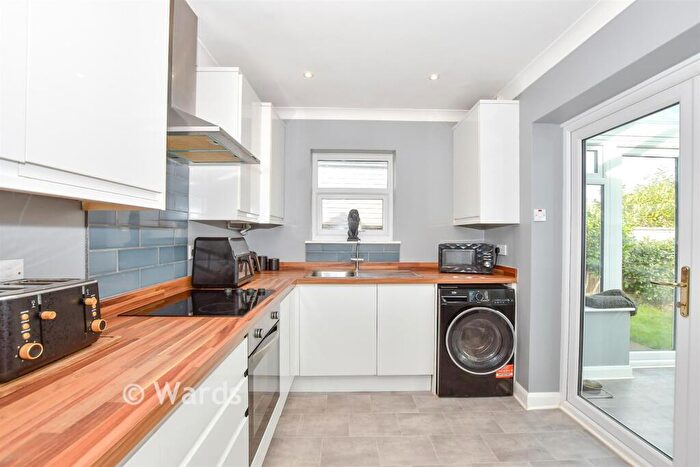 3 Bedroom Detached Bungalow For Sale In Ulcombe Road, Ulcombe, Maidstone, Kent, ME17
