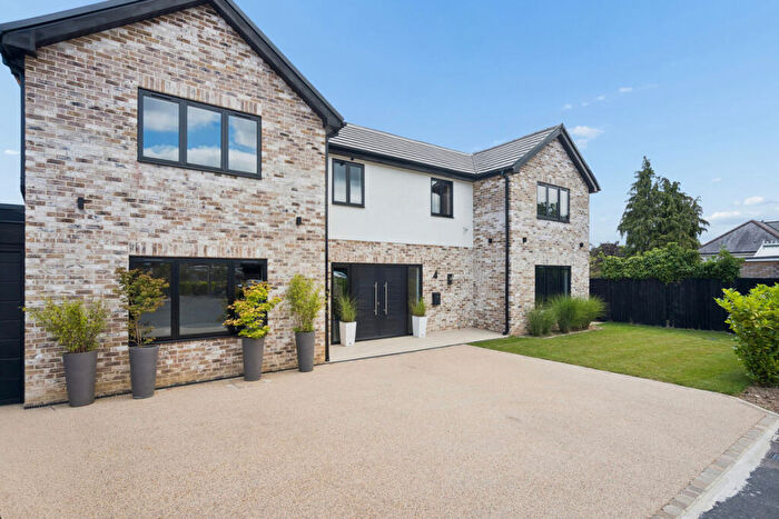 5 Bedroom Detached House For Sale In St. Davids Close, Hemel Hempstead, HP3