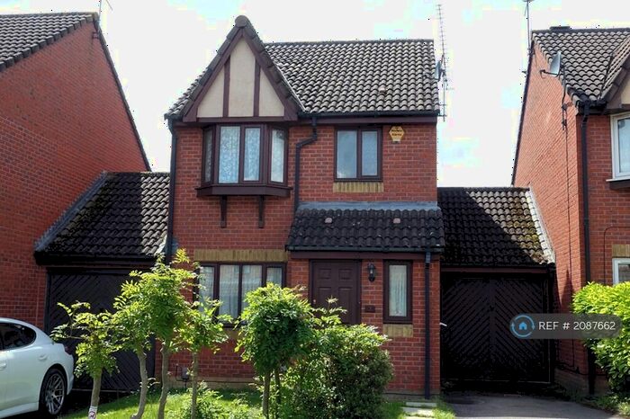 3 Bedroom Semi-Detached House To Rent In Regent Close, Lower Earley, Reading, RG6
