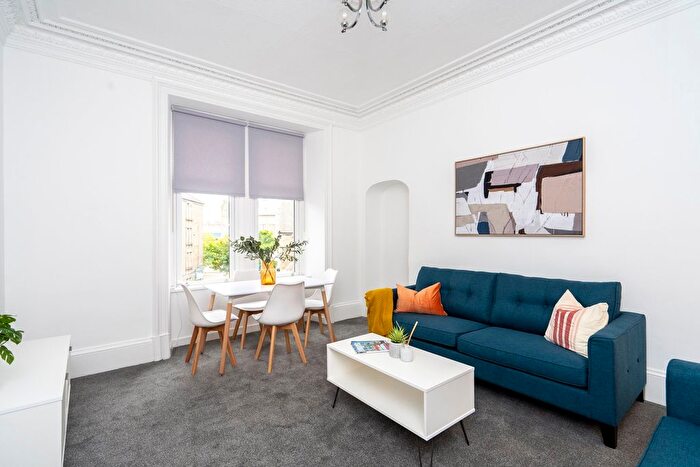 2 Bedroom Flat To Rent In Albert Street, Dundee, DD4