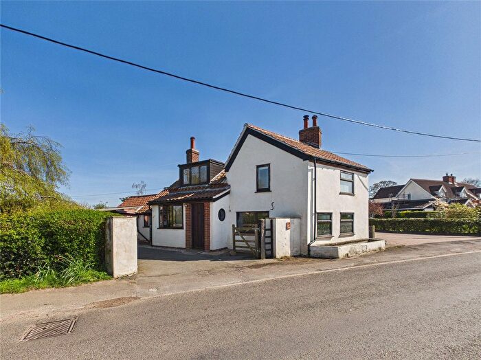 2 Bedroom Detached House For Sale In Trimley Road, Kirton, Ipswich, Suffolk, IP10