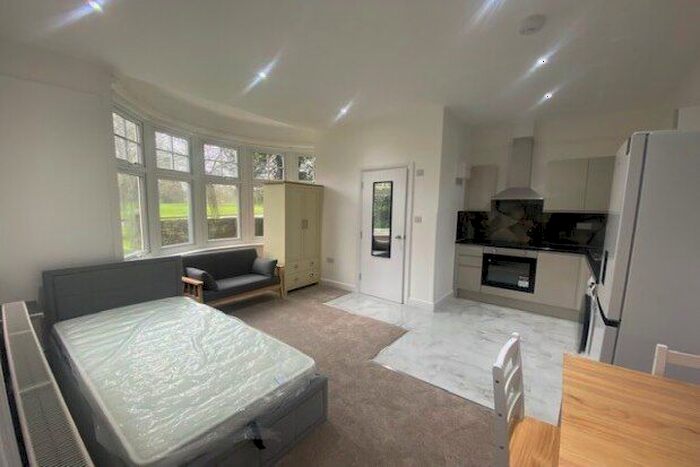 Studio To Rent In The Green, Sidcup, DA14