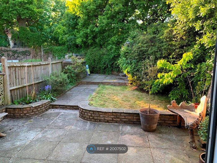 3 Bedroom Flat To Rent In Northview Road, London, N8