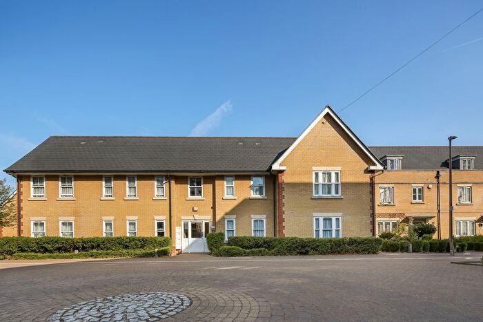 2 Bedroom Flat To Rent In Monarch Way, Ilford, IG2