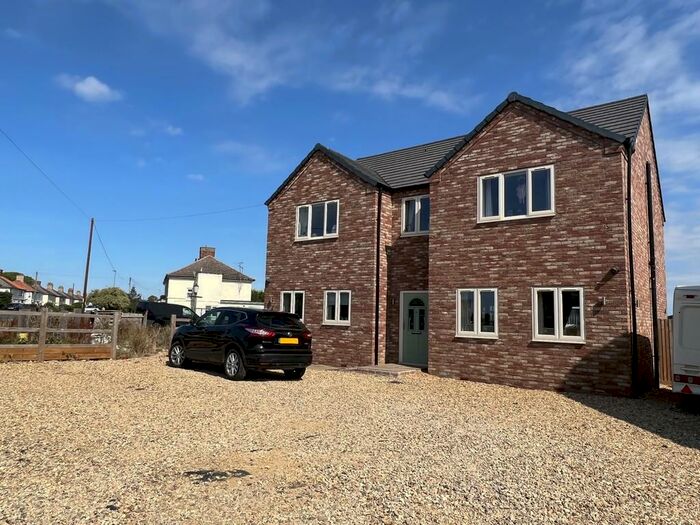 4 Bedroom Detached House For Sale In Doddington Road, Chatteris, Cambs., PE16