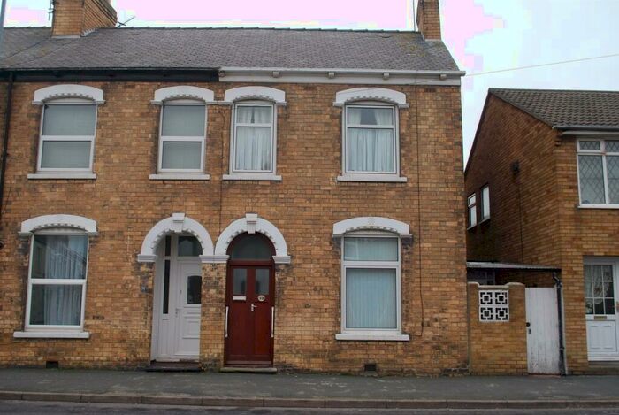3 Bedroom End Of Terrace House To Rent In Queen Street, Withernsea, HU19