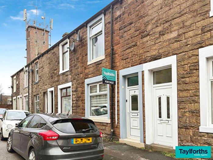 3 Bedroom Terraced House For Sale In Co-Operative Street, Barnoldswick, BB18