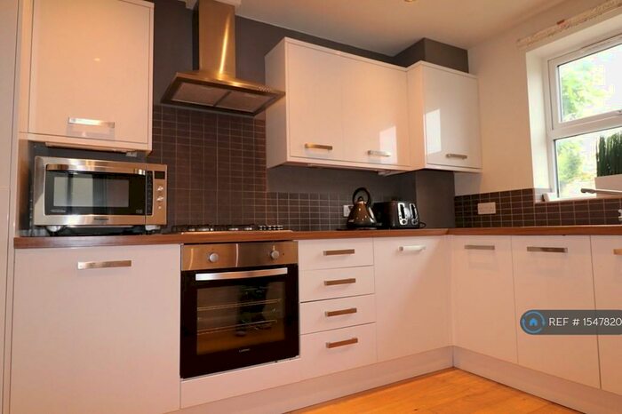 4 Bedroom Semi-Detached House To Rent In The Hollow, Bath, BA2